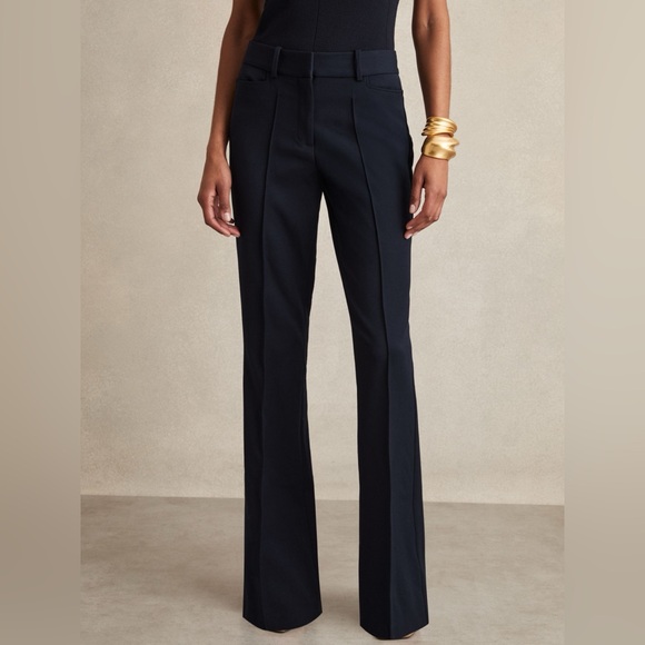 NWT REISS Gabi Flared Suit Trousers in Navy - Picture 2 of 12